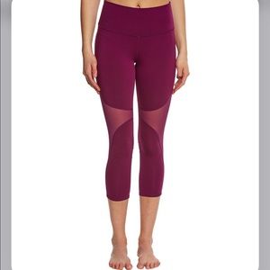 NWT Alo Yoga high waist capri legging